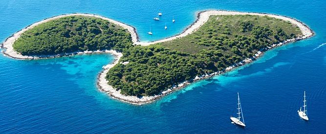 Anti Mainstream, 3 Destinasi Wisata Menawan di Kroasia ini Memiliki Bentuk yang Unik