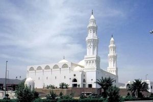 Daftar 5 Masjid Kaya Nilai dan Sejarah di Madinah