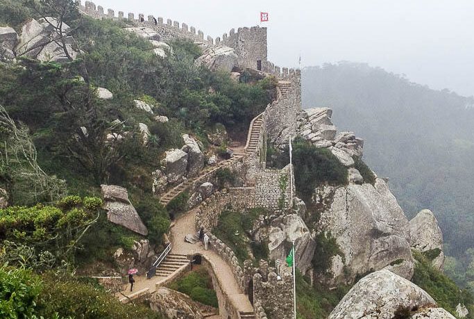 Destinasi Wisata Bersejarah di Portugal yang Tak Boleh Dilewatkan