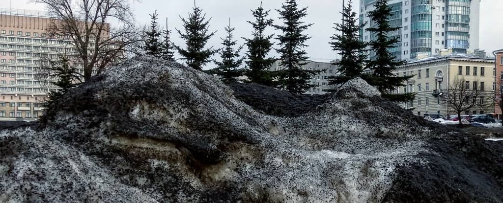 Mengerikan! Salju Berwarna Hitam Turun di Siberia