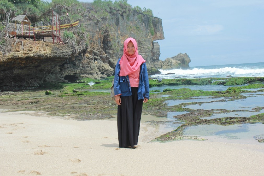 Pesona Pantai Ngobaran