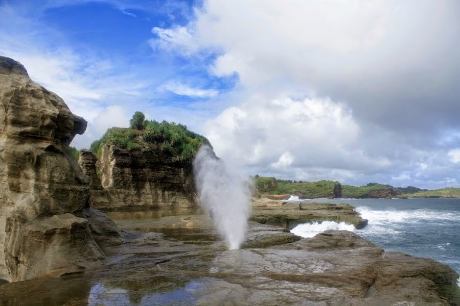 Pantai Klayar