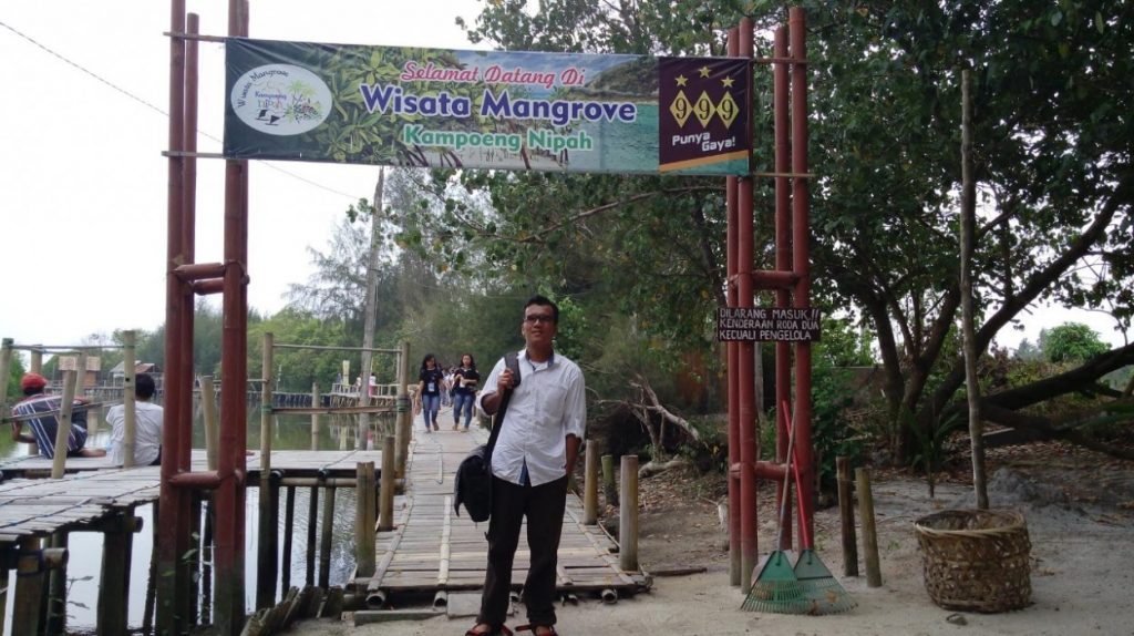 Berwisata Sembari Melestarikan Hutan di Wisata Mangrove Kampoeng Nipah