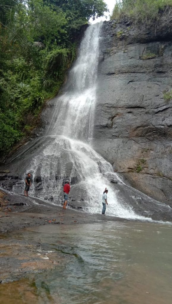 air terjun sidaro