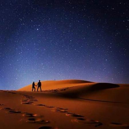 7 Alasan Kamu Harus Wisata Menginap di Gurun Sahara Marocco