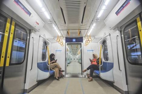 Serunya Mencoba Naik MRT Jakarta