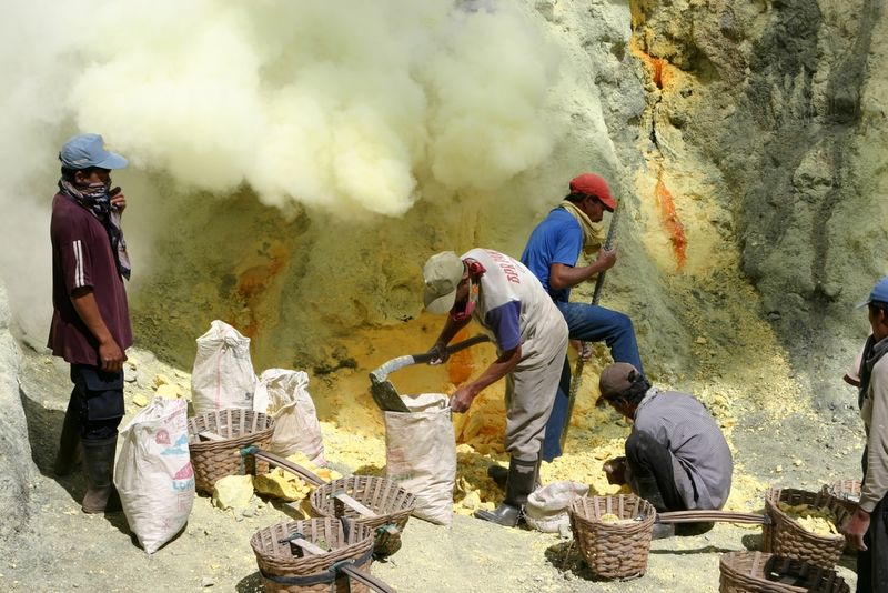 Kawasan Tambang Belerang Tradisional