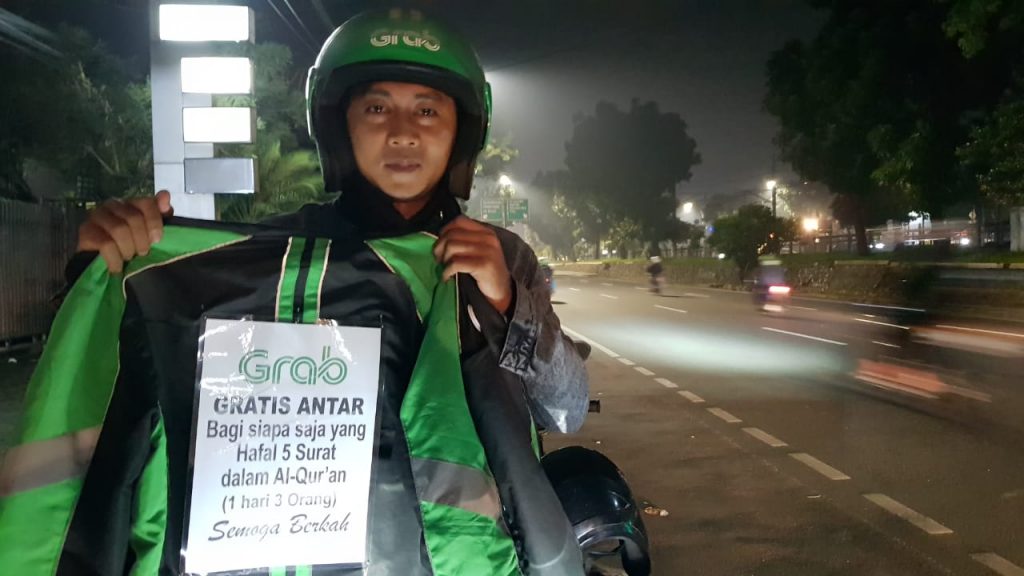 Bebaskan Biaya Kepada Para Hafidz Qur’an, Driver Grab ini Inginkan Keberkahan