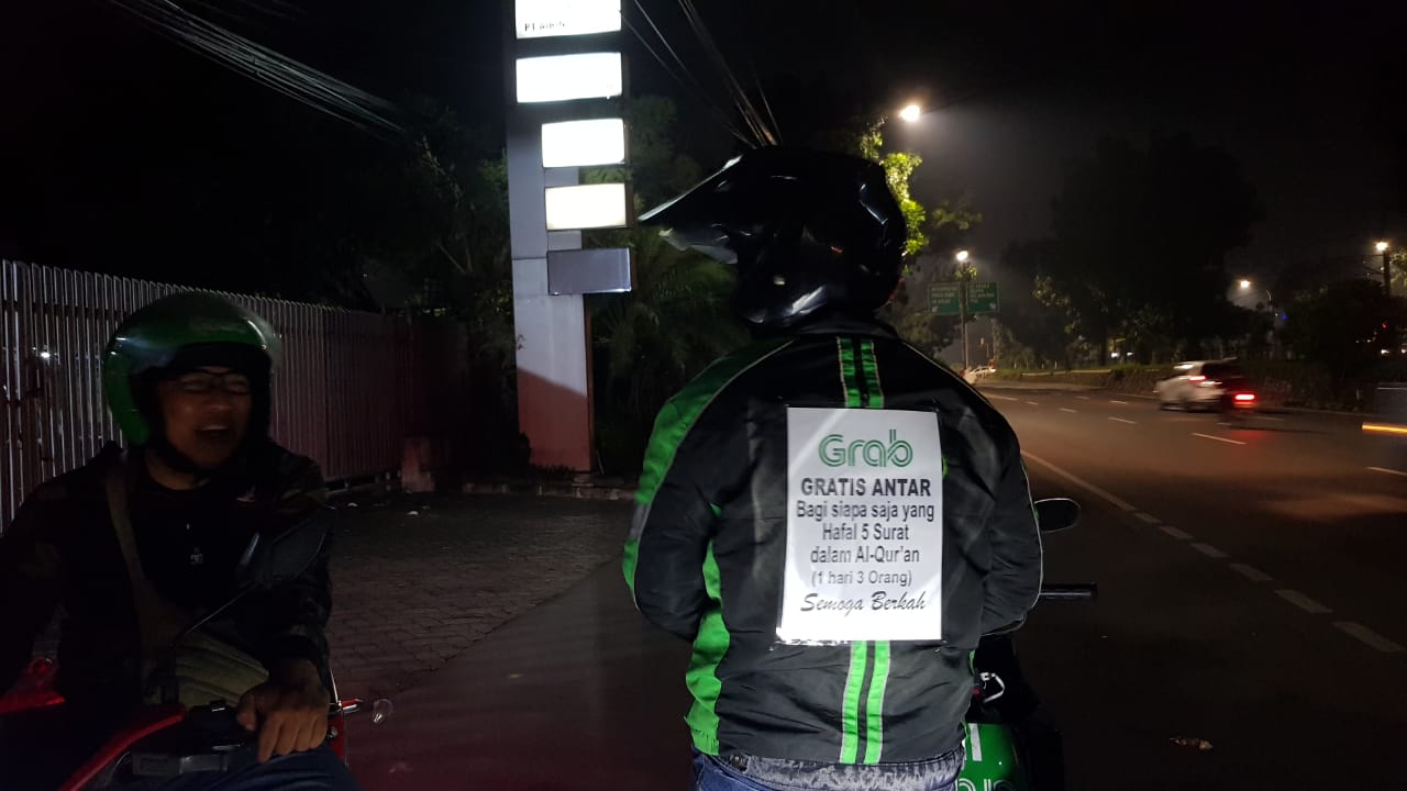 Bebaskan Biaya Kepada Para Hafidz Qur’an, Driver Grab ini Inginkan Keberkahan