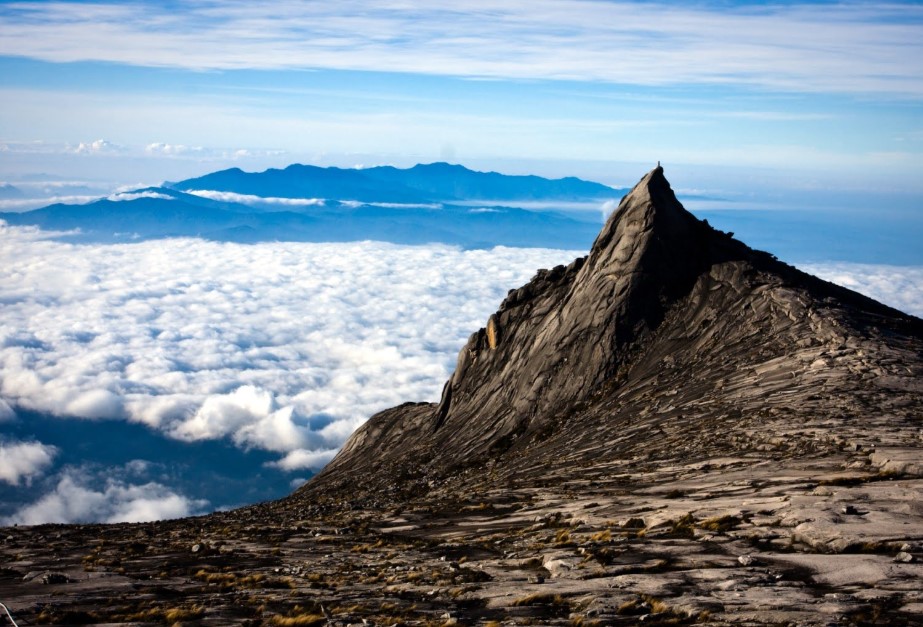 7 Spot Wisata Fenomenal Di Maluku Tahun 2019