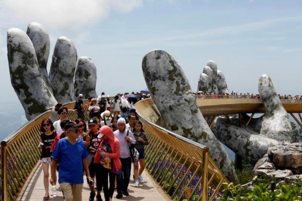 Golden Bridge, Ba Na Hills Vietnam