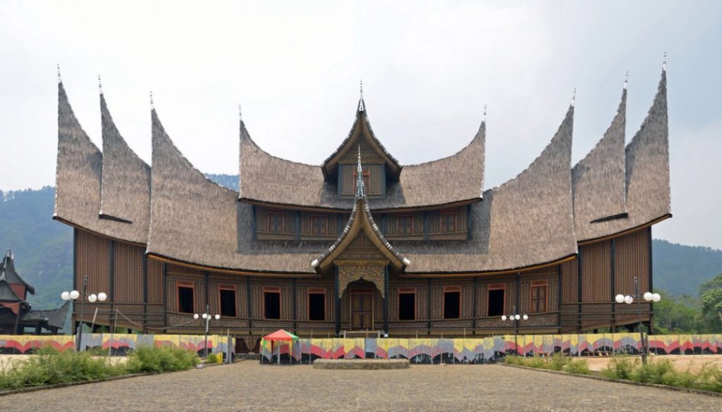 Istana Pagaruyung Diserbu Wisatawan